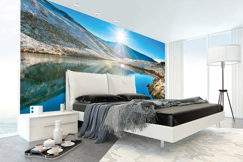 Vlies Fototapete - Blauer See in den Bergen 375 x 250 cm